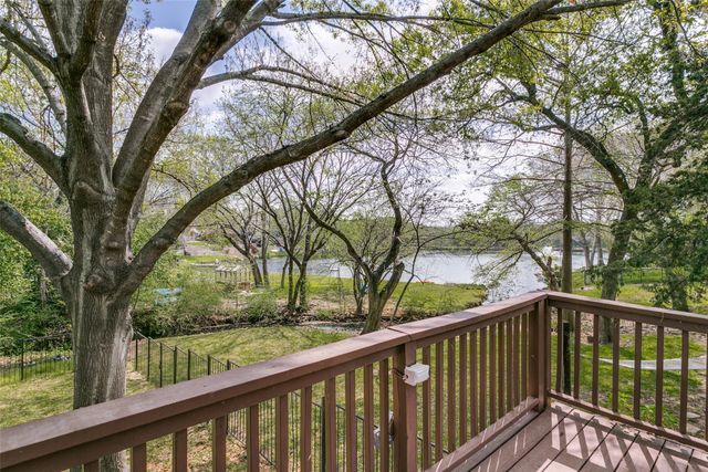2718 Hidden Lake Drive, Grapevine, TX 76051