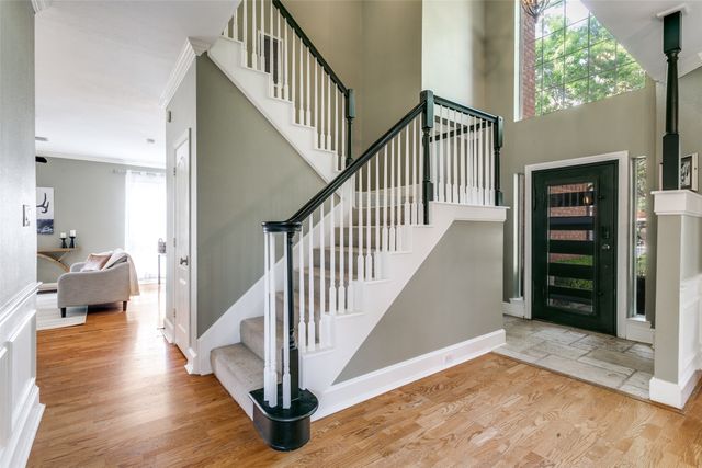 2718 Hidden Lake Drive, Grapevine, TX 76051