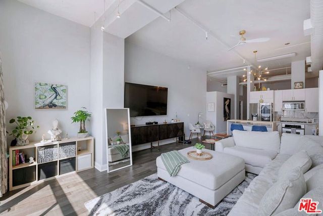 645 W 9th Street 740, Los Angeles, CA 90015