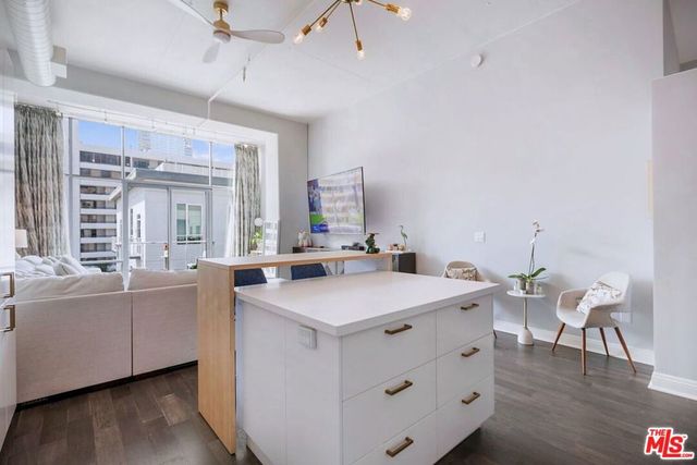 645 W 9th Street 740, Los Angeles, CA 90015