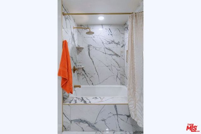 645 W 9th Street 740, Los Angeles, CA 90015