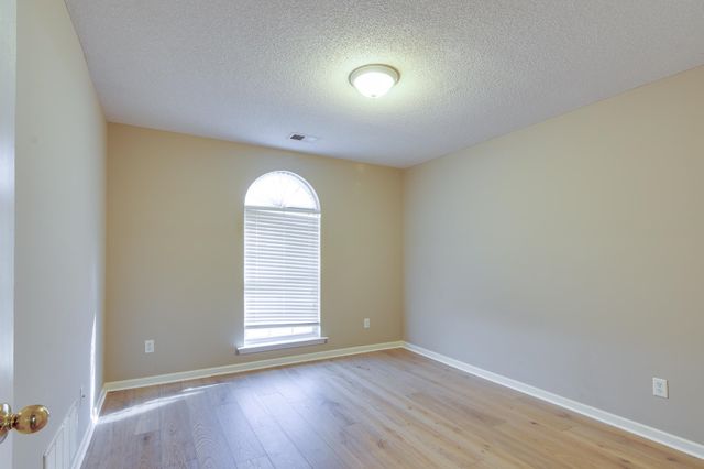 5443 MILTON RIDGE DR, Arlington, TN 38002