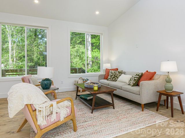 116 Shady Oak Drive, Asheville, NC 28803