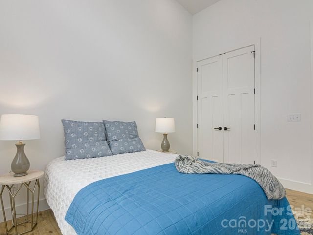 116 Shady Oak Drive, Asheville, NC 28803