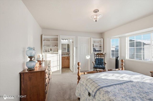 325 S Conestoga Loop, Palmer, AK 99645