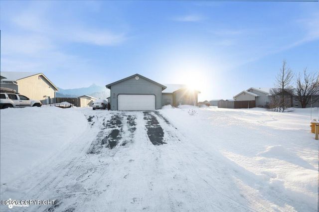 325 S Conestoga Loop, Palmer, AK 99645