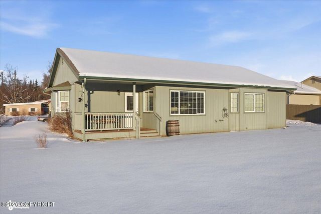 325 S Conestoga Loop, Palmer, AK 99645