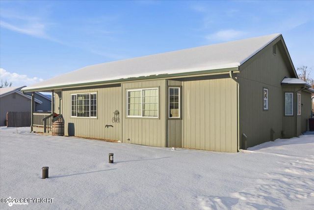 325 S Conestoga Loop, Palmer, AK 99645