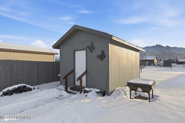 325 S Conestoga Loop, Palmer, AK 99645