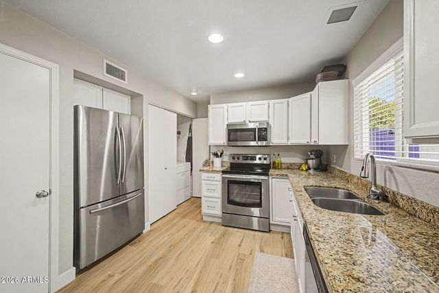 4054 E CONTESSA Street, Mesa, AZ 85205