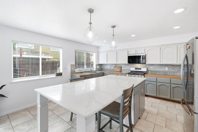 8421 Morning Skye Way, Antelope, CA 95843