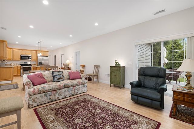 5 Fairway Drive, Smithfield, RI 02917