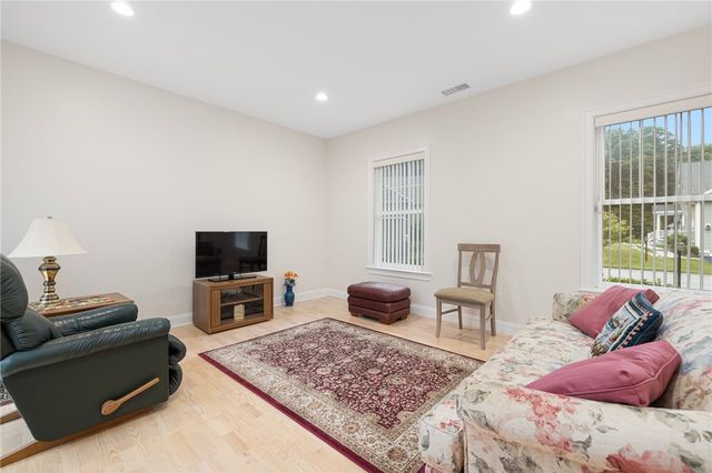 5 Fairway Drive, Smithfield, RI 02917