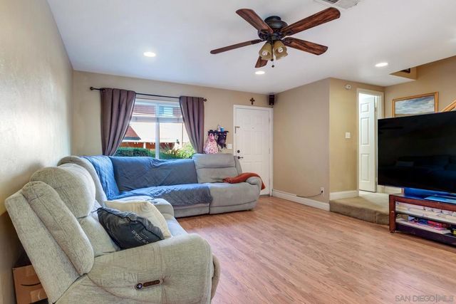 310 Sun Court, El Cajon, CA 92021