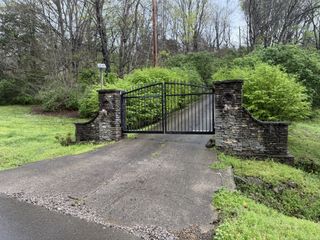 1036 Hickory Hollow Rd, Nashville, TN 37221