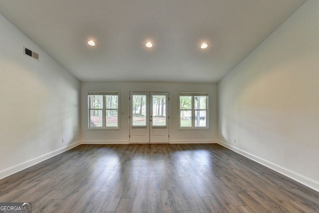 4243 N Arnold Mill Road, Woodstock, GA 30188