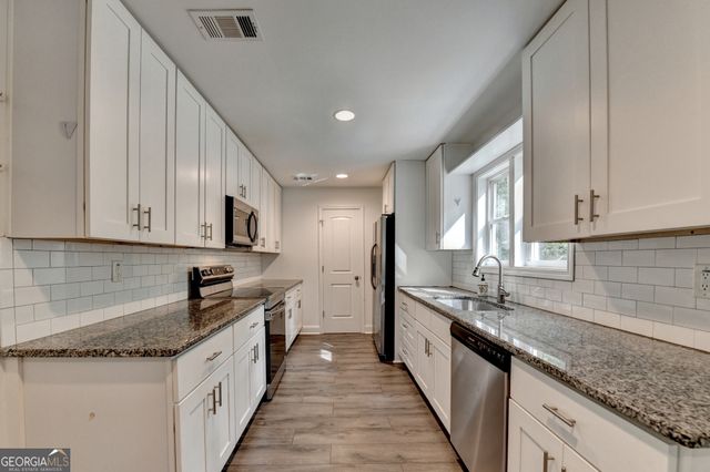 4243 N Arnold Mill Road, Woodstock, GA 30188