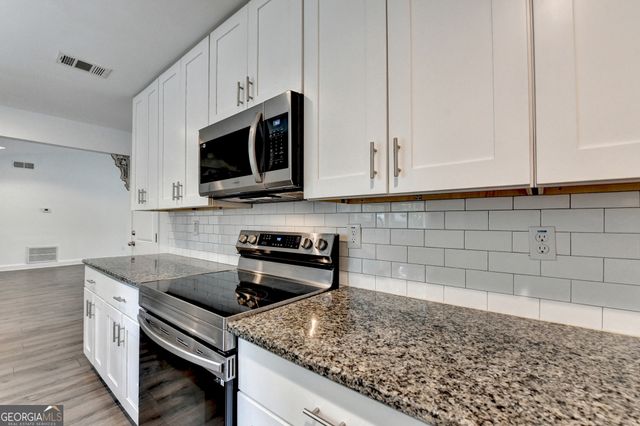 4243 N Arnold Mill Road, Woodstock, GA 30188
