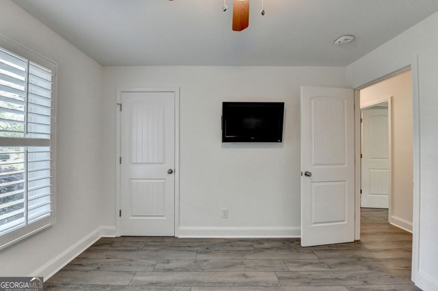 4243 N Arnold Mill Road, Woodstock, GA 30188