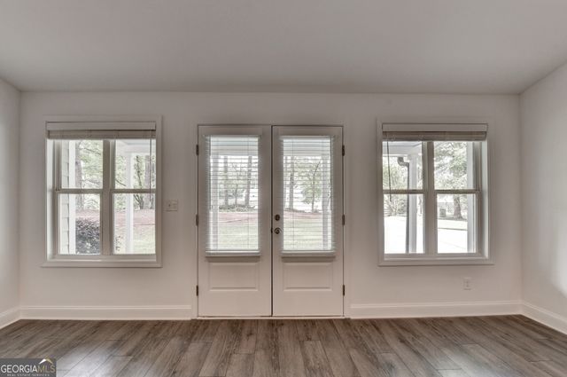 4243 N Arnold Mill Road, Woodstock, GA 30188