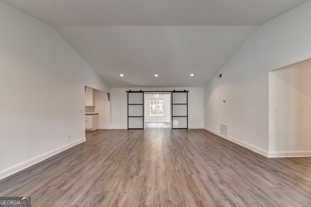 4243 N Arnold Mill Road, Woodstock, GA 30188