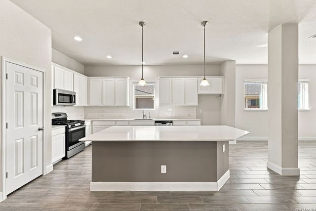 10245 Nate Range, San Antonio, TX 78254