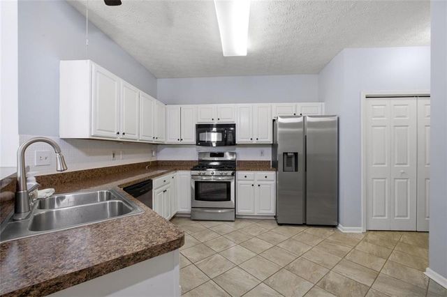 3732 Villa Springs Circle, Powder Springs, GA 30127