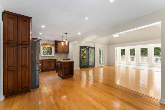 8475 McCrory Ln, Nashville, TN 37221