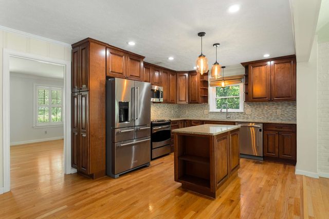 8475 McCrory Ln, Nashville, TN 37221