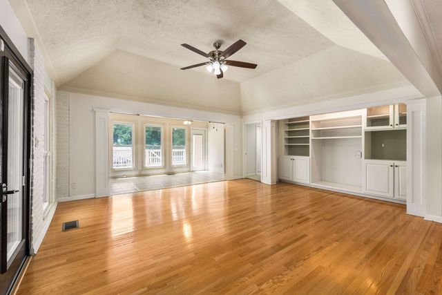 8475 McCrory Ln, Nashville, TN 37221