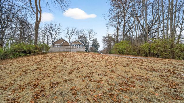 8475 McCrory Ln, Nashville, TN 37221