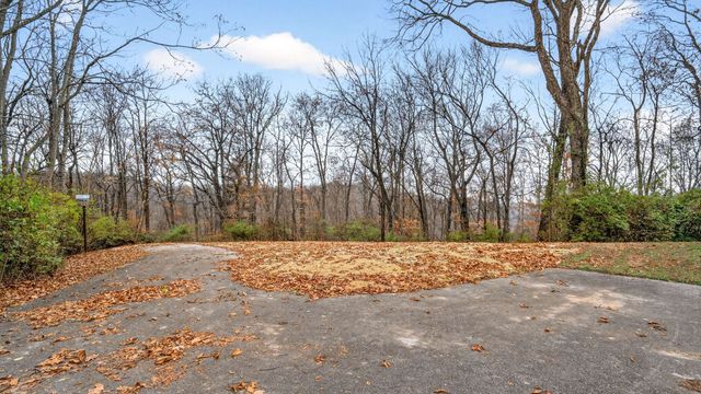 8475 McCrory Ln, Nashville, TN 37221