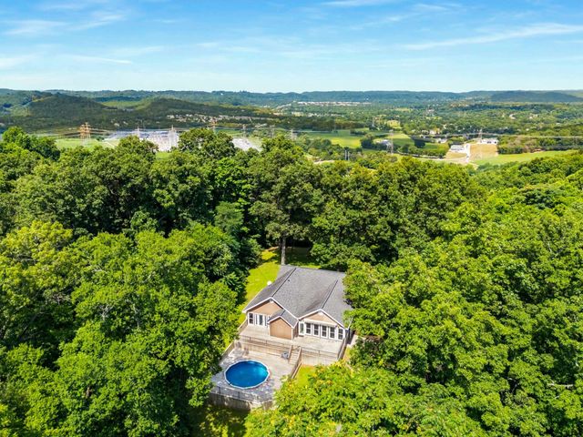 8475 McCrory Ln, Nashville, TN 37221