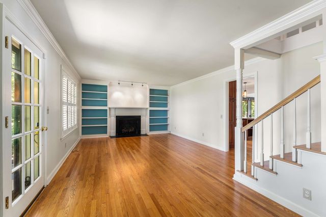 8475 McCrory Ln, Nashville, TN 37221