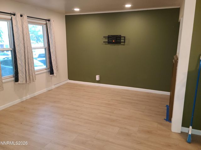 45 Sutton Way, Reno, NV 89512