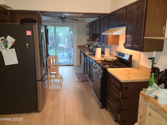 45 Sutton Way, Reno, NV 89512