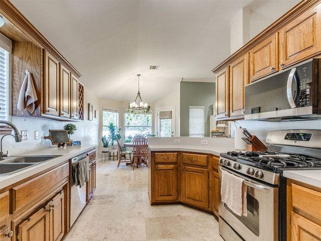 2613 E Hills Drive, Moore, OK 73160
