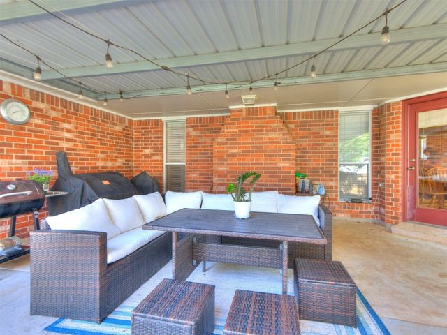 2613 E Hills Drive, Moore, OK 73160