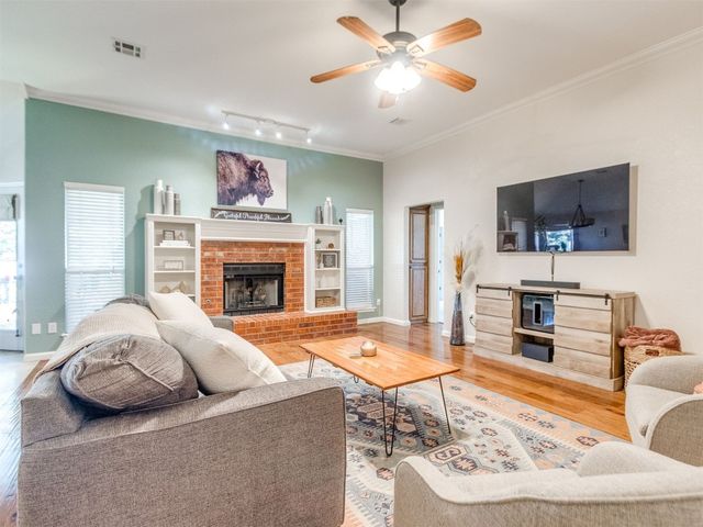 2613 E Hills Drive, Moore, OK 73160