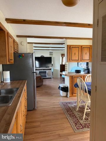 512 WILLOW LN, North Wales, PA 19454