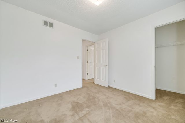 5178 W 151st Street, Brook Park, OH 44142