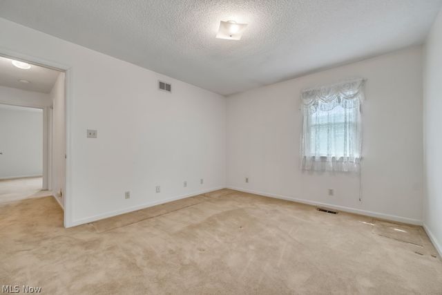 5178 W 151st Street, Brook Park, OH 44142