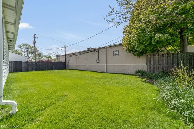 5178 W 151st Street, Brook Park, OH 44142