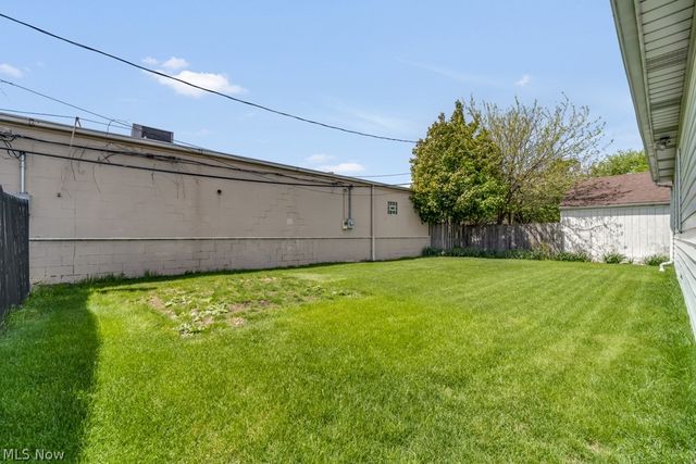 5178 W 151st Street, Brook Park, OH 44142