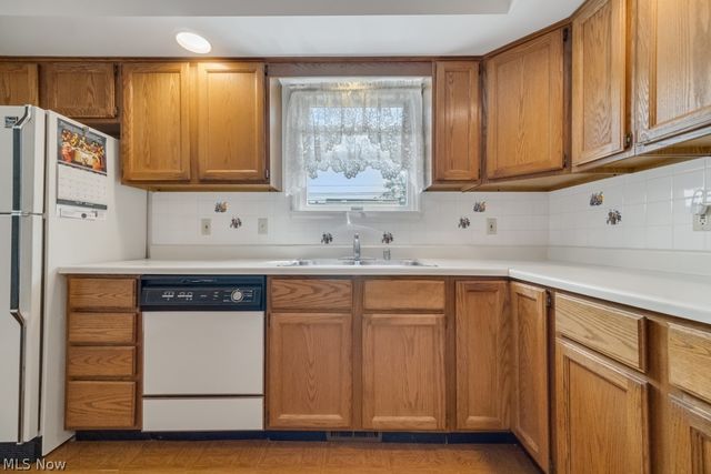 5178 W 151st Street, Brook Park, OH 44142