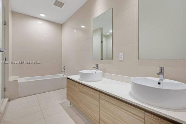 121 NE 34th St PH3206, Miami, FL 33137