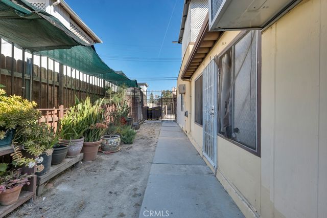 17945 Roscoe Blvd, Northridge, CA 91325