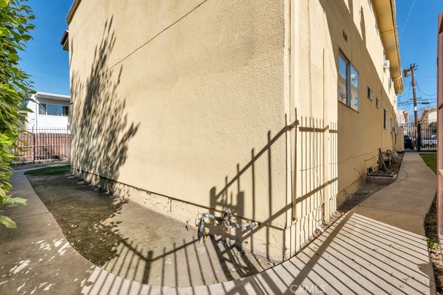 17945 Roscoe Blvd, Northridge, CA 91325