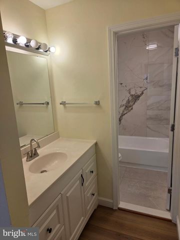 2843 BANKS CT, Dumfries, VA 22026