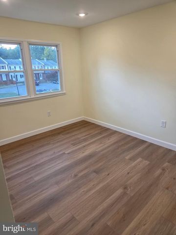 2843 BANKS CT, Dumfries, VA 22026